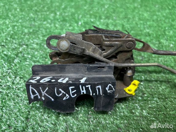 Замок двери передний правый Hyundai Accent 2