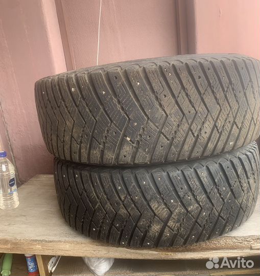 Goodyear UltraGrip Ice Arctic SUV 225/55 R18