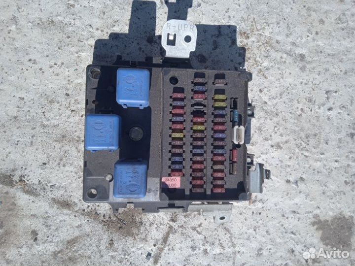 Блок предохранителей Nissan Cefiro A32