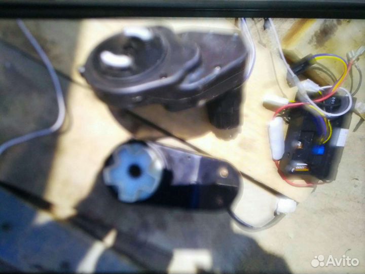 Детский электромобиль