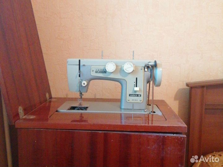 Швейная машина Чайка 3