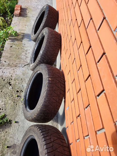 Goodyear Ultragrip 600 205/55 R16 94T