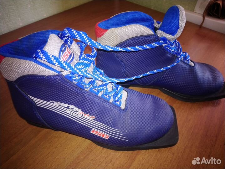 Лыжные ботинки 38р бу