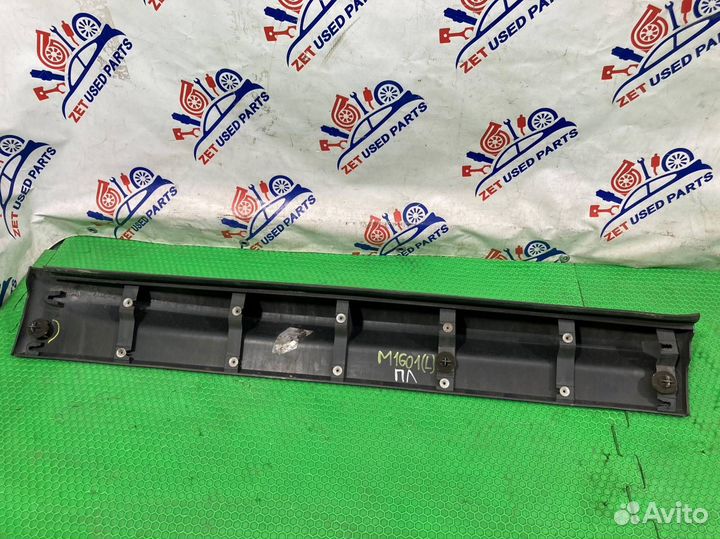 Молдинг двери передний левый Land Rover Range