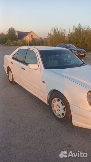 Mercedes-Benz E-класс 2.0 AT, 1996, 200 000 км