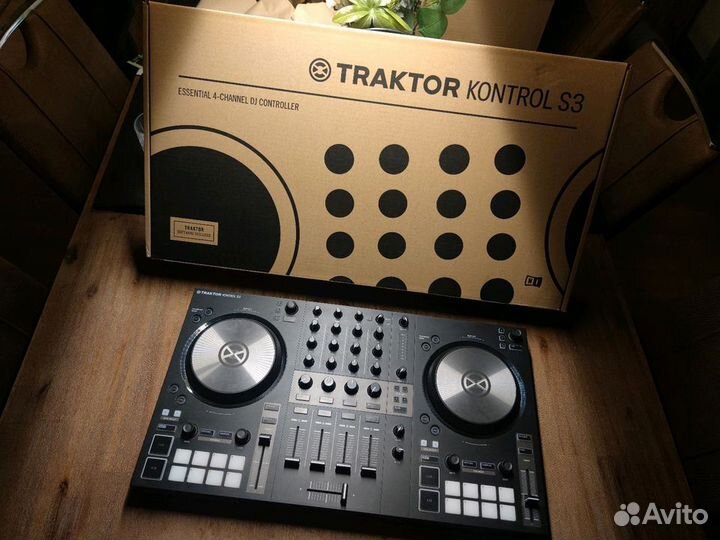 Native Instruments Traktor Kontrol S3 (Код A535)