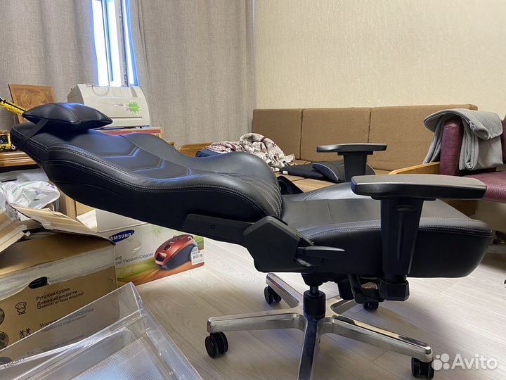 Компьютерное игровое кресло AKRacing Onyx