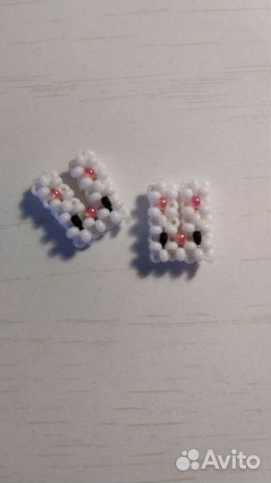 Кролики из бисера