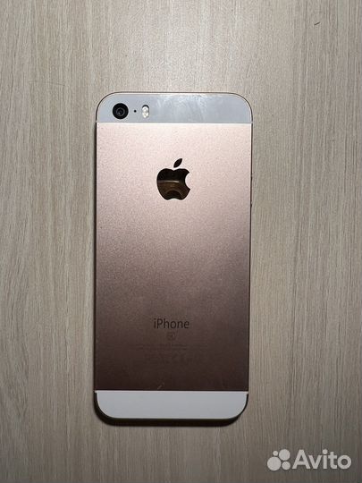 Телефон iPhone SE