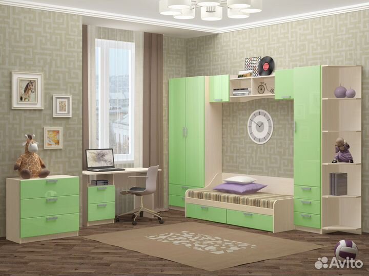 Детский письменный стол