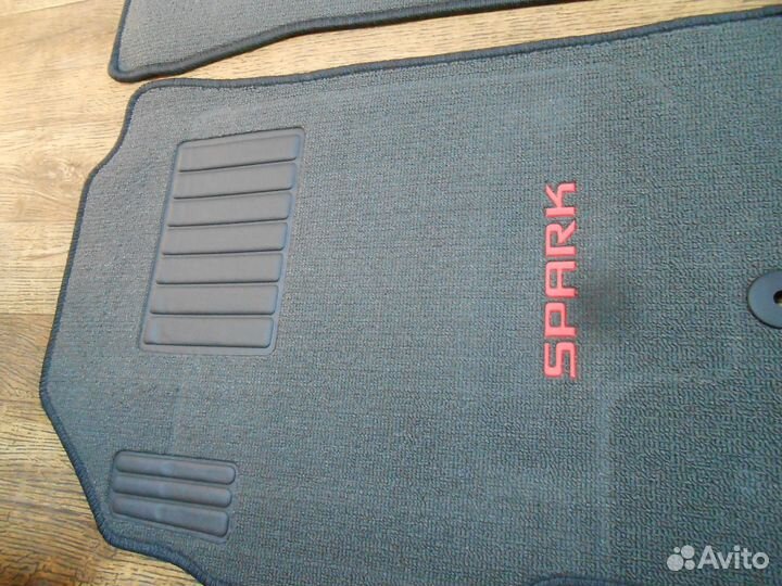 Новый Комплект ковриков ворсовых Chevrolet Spark