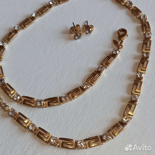 Колье и серьги фирма Avon