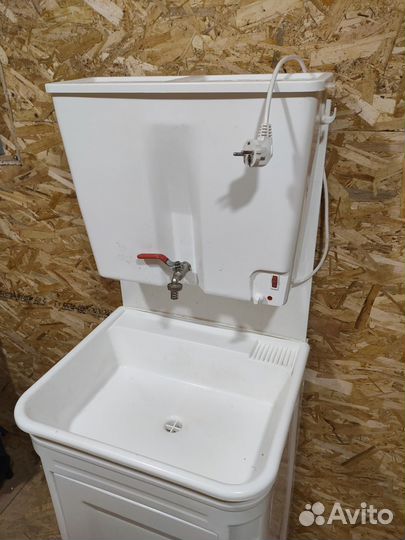 Дачный умывальник рукомойник с подогревом воды 22л