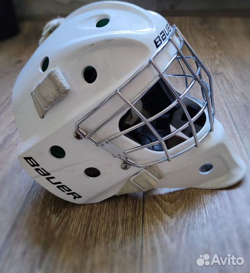 Продаю вратарский шлем Bauer