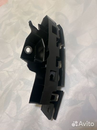 Кронштейн бампера VW Teramont 3CM807049