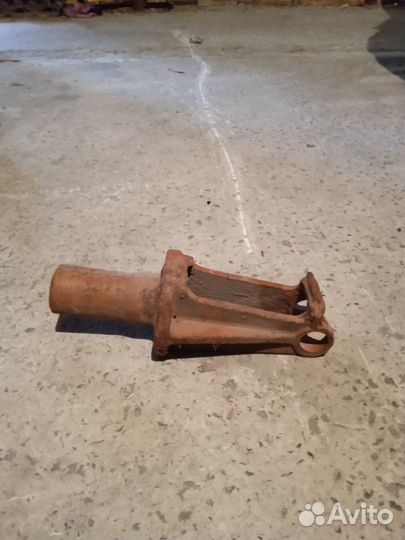 Упор пружины аморт.дт-75