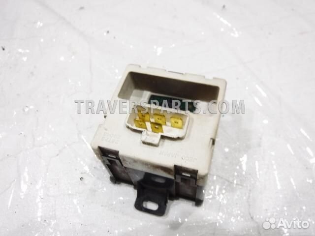 Часы Митсубиси Pajero 1 L040