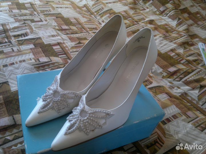 Туфли белые