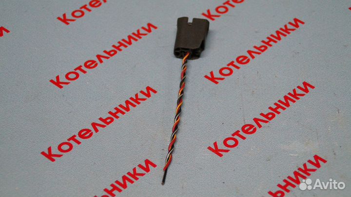 Nissan 32702-0M415 Разъем датчика скорости
