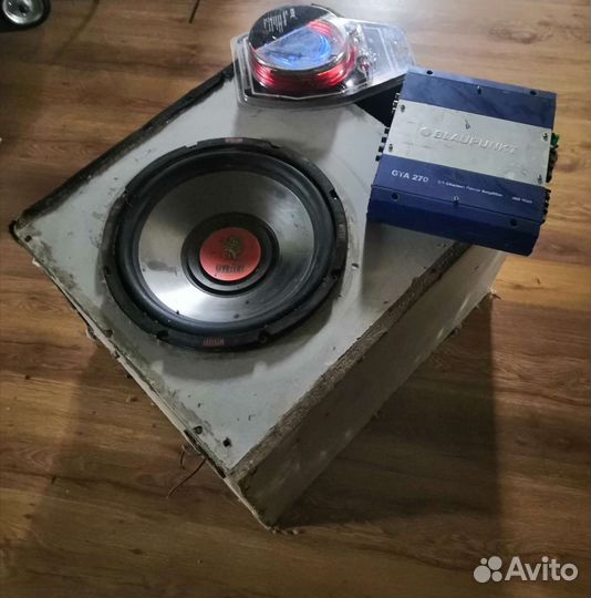 Сабвуфер в автомобиль