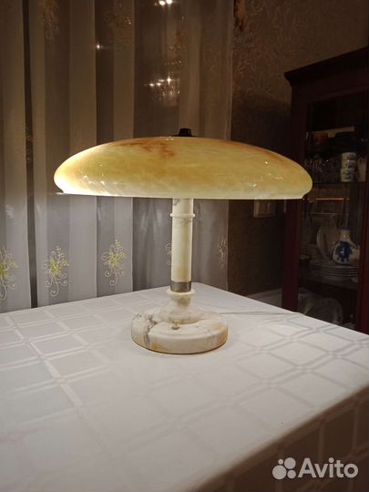 Старинная настольная лампа