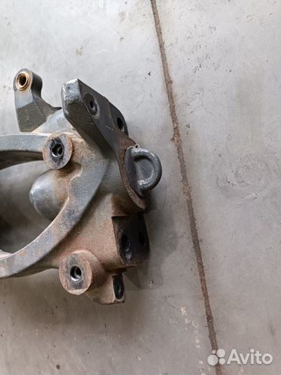 Кронштейн рамы передний правый Daf Xf 106