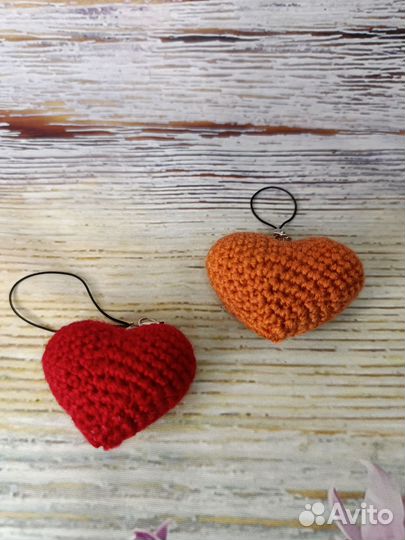 Брелоки сердечки вязаные