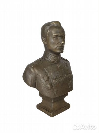 Бюст бронзовый 