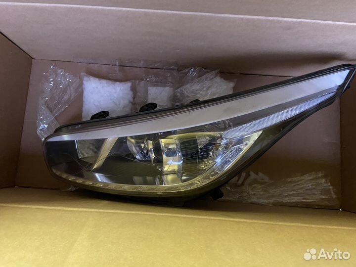 Фара передняя левая Kia Ceed JD 12
