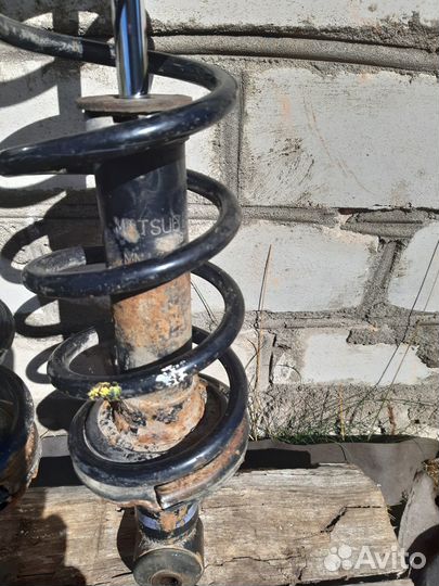 Запчасти на mitsubishi lancer 9