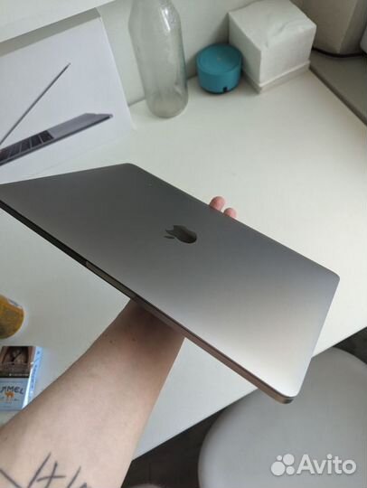 Apple MacBook Pro 13 2019 i5 2,4 8/256gb