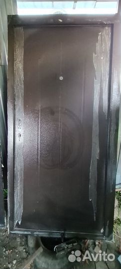 Дверь металлическая входная