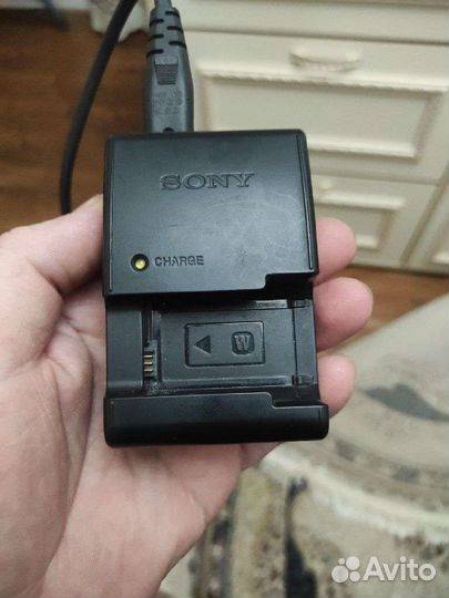 Зарядное Sony BC-VW1