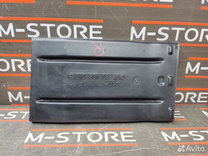 Воздуховод печки задний Mercedes-Benz E-Class W210