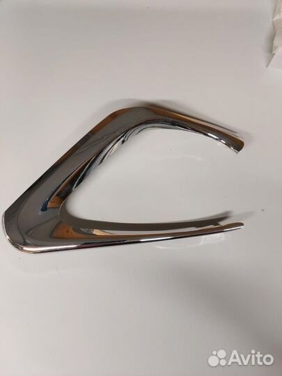 Рамка фары противотуманной Toyota Camry XV50 ACV51