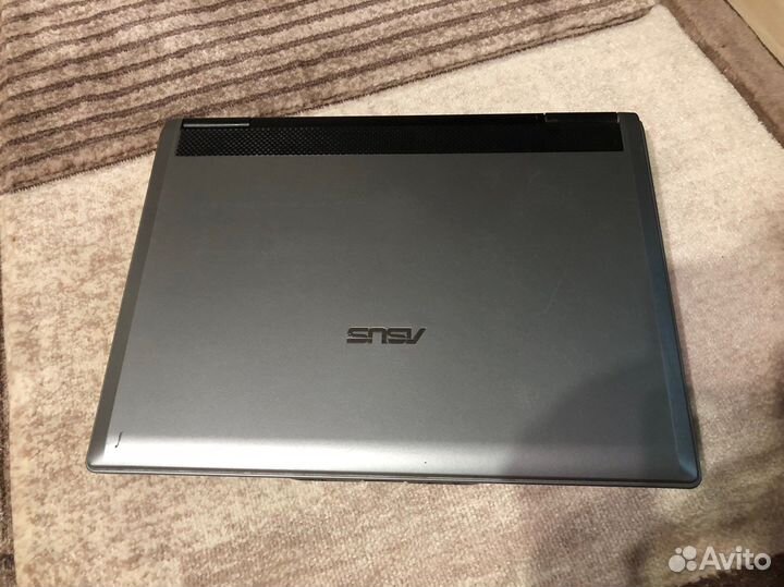 Ноутбук asus