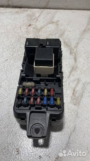 Блок предохранителей Mitsubishi Carisma MB953355