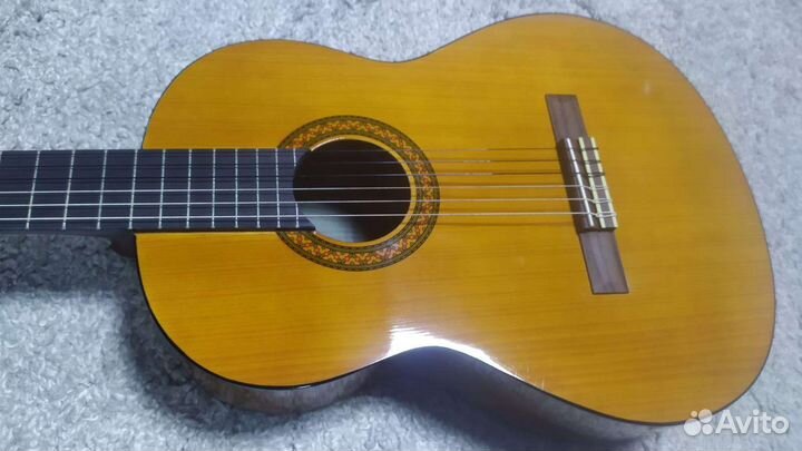 Нов.гитара yamaha C40