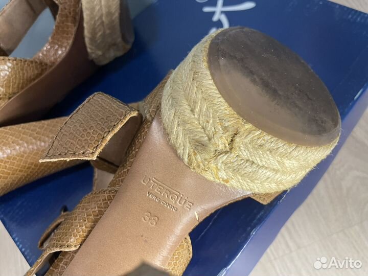 Босоножки кожа на каблуке 38 размер