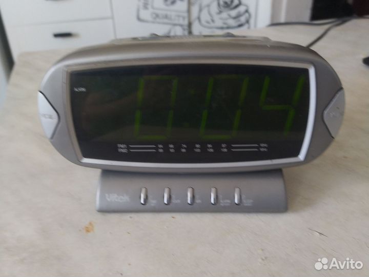 Часы с радио