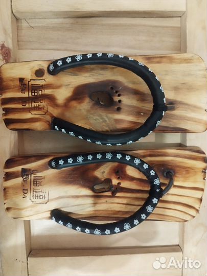 Японская обувь гэта