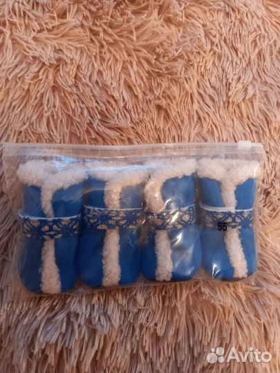 Ботинки и носочки для маленьких собак