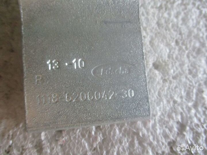 Петля двери задней правой верхняя LADA Kalina