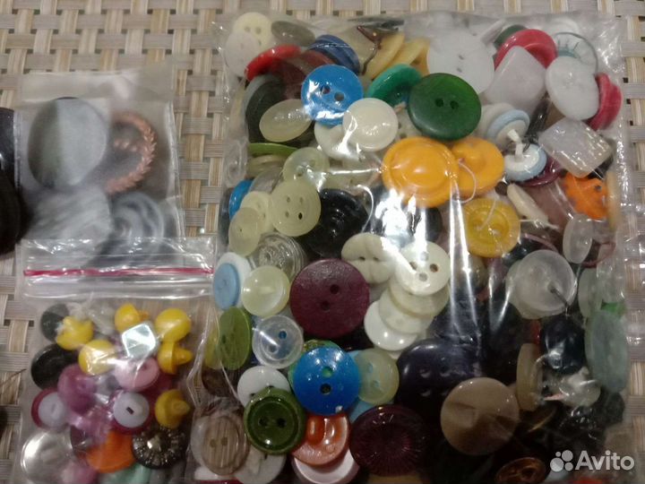 Пуговицы разные б/у