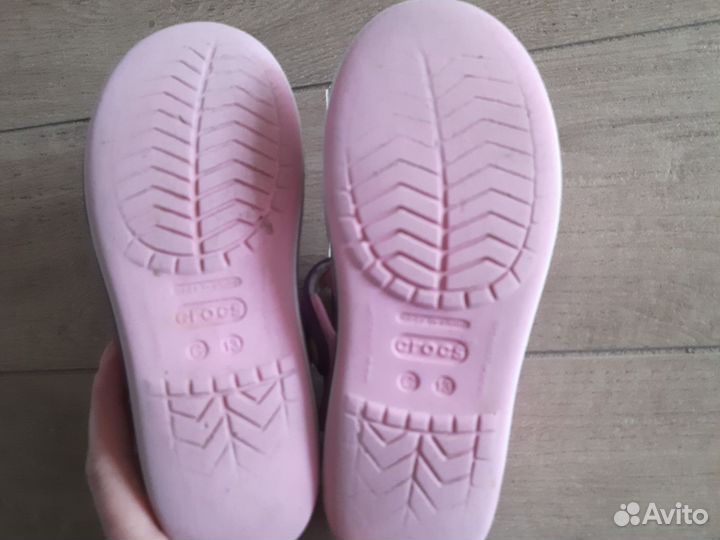 Сандалии для девочки crocs c13