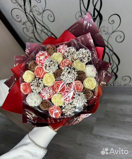 Съедобный букет из шоколадных роз