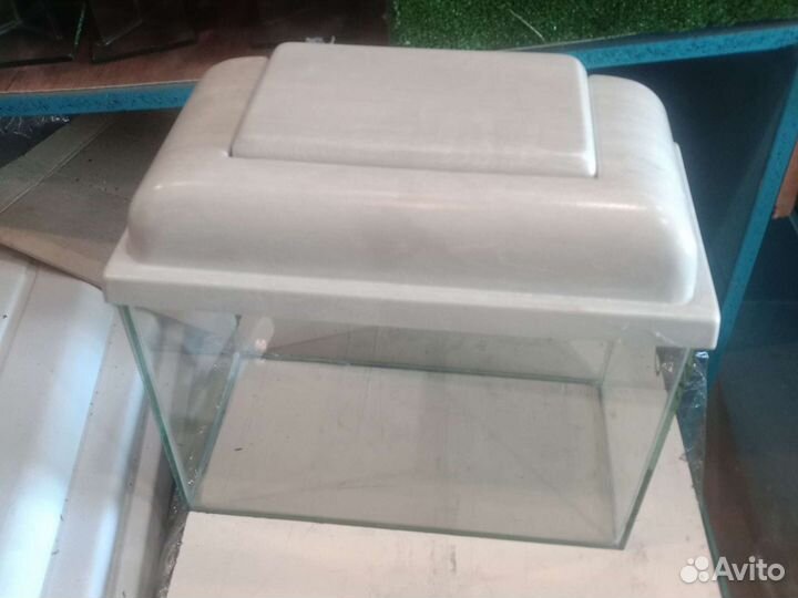 Аквариумы с крышками и без в наличии