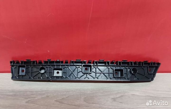 Кронштейн бампера заднего RH Jolion 21- 2804103XST