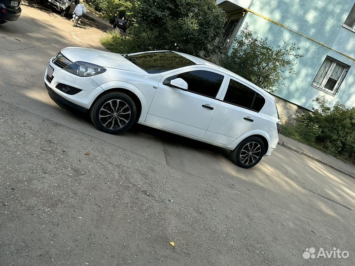 Opel Astra 1.6 МТ, 2012, 120 000 км