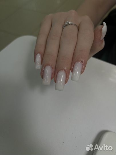 Маникюр и педикюр